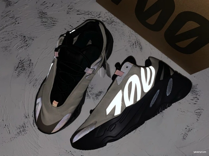 FY3729 Yeezy 700 Adidas MNVN Bone Boost 0718